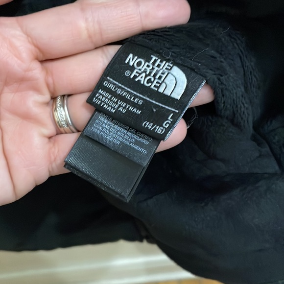 SOLD Reversible jacket north face jacket. - Picture 4 of 12